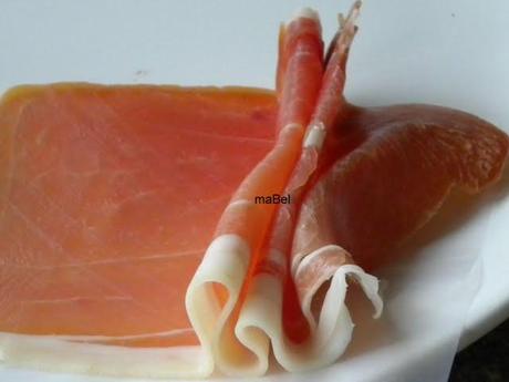 Portobello confitado relleno con huevo frito, jamon y pan cristal artesano Portobello confitado relleno con huevo frito, jamon y pan cristal artesano