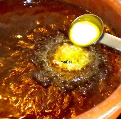 Portobello confitado relleno con huevo frito, jamon y pan  cristal artesano