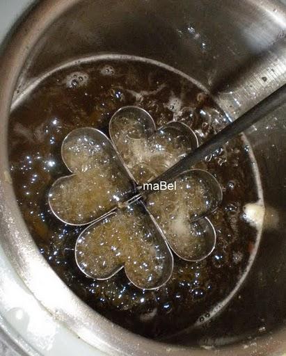 Flores fritas turcas - DEMİR TATLISI Flores fritas turcas - DEMİR TATLISI