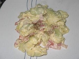 Tortellini de ricotta y espinacas a la carbonara