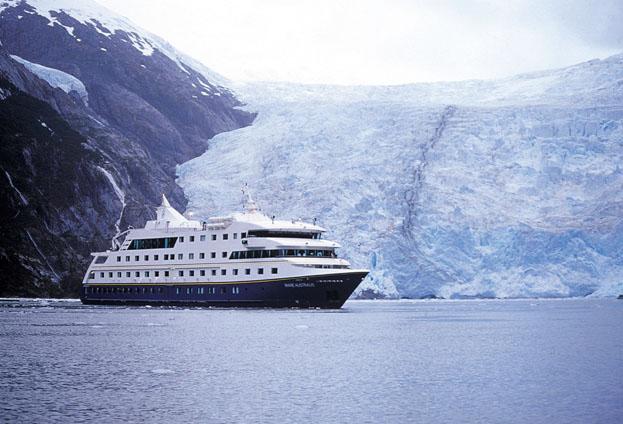 http://www.absolutcruceros.com/wp-content/uploads/2009/08/visite-la-patagonia-argentina-en-un-crucero.jpg