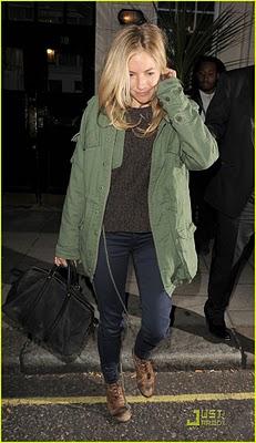 Sienna Miller y su chaqueta militar....