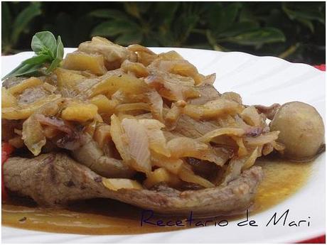 FILETE DE NOVILLO A LA CEBOLLA CON MANZANA FILETE DE NOVILLO A LA CEBOLLA CON MANZANA