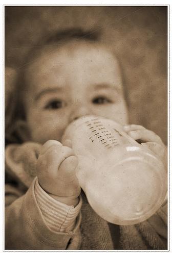 La leche materna debe tomarse dentro del mismo horario en la que fue extraída