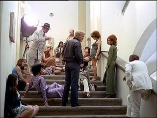 ATENCION A ESA PROSTITUTA  QUERIDA.