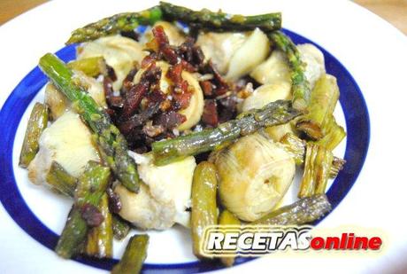 Salteado de ajos tiernos, esparragos y corazones de alcachofa - Recetas de cocina RECETASonline