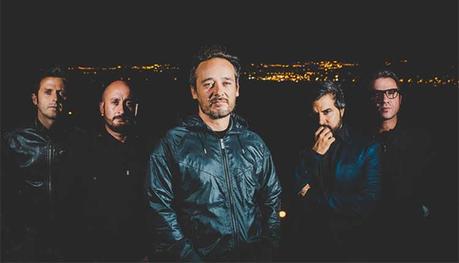 Love of Lesbian y Ayax y Prox lideran las listas de álbumes españolas Nuevo disco de Love of Lesbian