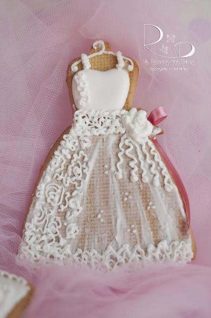 GALLETAS DE VESTIDOS CON TÉCNICAS DE TRANSPARENCIAS