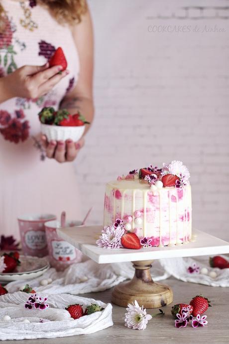 Layer Cake Blanca y Rosa: fresas, agua de azahar y queso. Cookcakes de Ainhoa Layer Cake Blanca y Rosa: fresas, agua de azahar y queso. Cookcakes de Ainhoa