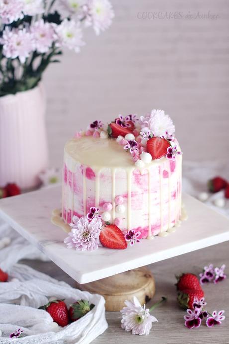 Layer Cake Blanca y Rosa: fresas, agua de azahar y queso. Cookcakes de Ainhoa Layer Cake Blanca y Rosa: fresas, agua de azahar y queso. Cookcakes de Ainhoa