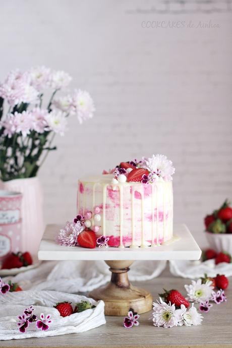 Layer Cake Blanca y Rosa: fresas, agua de azahar y queso. Cookcakes de Ainhoa Layer Cake Blanca y Rosa: fresas, agua de azahar y queso. Cookcakes de Ainhoa