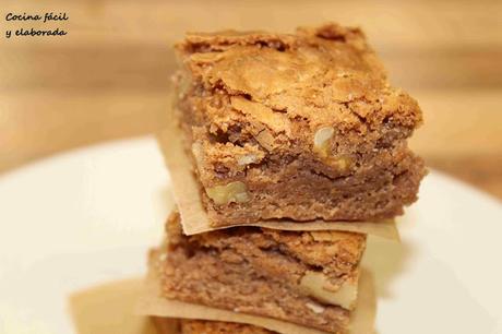 BROWNIE DE CHOCOLATE Y NUECES BROWNIE DE CHOCOLATE Y NUECES