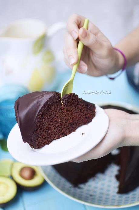 Bundt Cake Integral de Aguacate y Chocolate. Bundt Cake Integral de Aguacate y Chocolate.