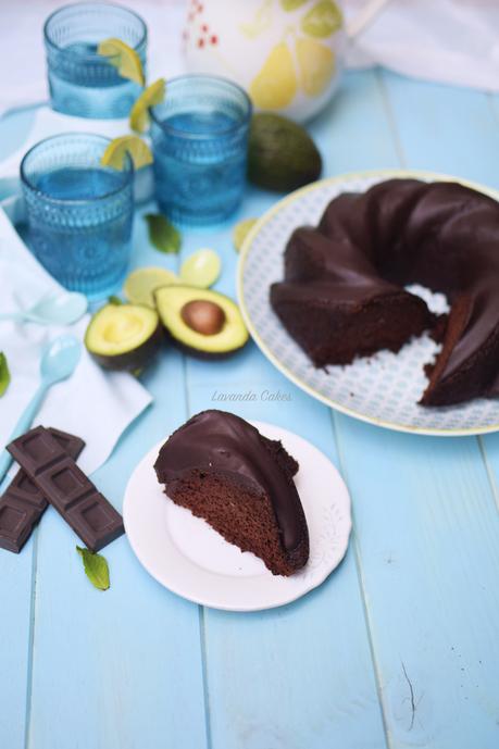 Bundt Cake Integral de Aguacate y Chocolate. Bundt Cake Integral de Aguacate y Chocolate.