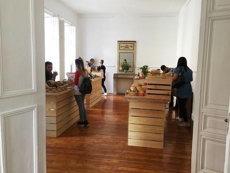 Otra de las salas de la Pop Up, aquí encuentras pan, queso, empanada y embutidos. Ñam! Pop Up Saberes y Sabores segunda edición