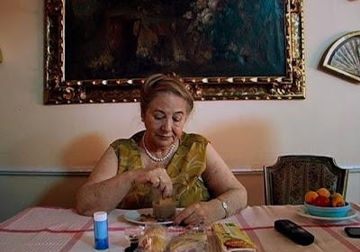 MUCHOS HIJOS, UN MONO Y UN CASTILLO MUCHOS HIJOS, UN MONO Y UN CASTILLO