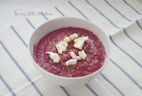 Reto Alfabeto Salado: Crema de remolacha con yogur griego y dátiles