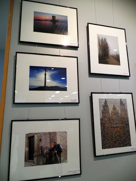 Tras las huellas de Santiago, exposición en la Biblioteca Pública de León.