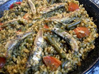 Arroz con boquerones y verduras