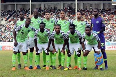 La selección de fútbol de Nigeria anunció el domingo la nómina definitiva