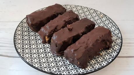 Chocolatinas Snickers veganas de chocolate y cacahuete