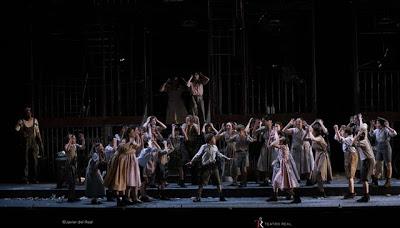 Street Scene,Impactante Hiperrealismo Lírico.