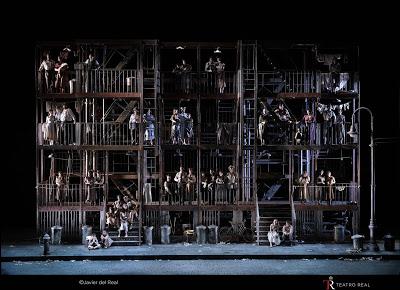 Street Scene,Impactante Hiperrealismo Lírico.