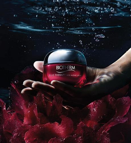 El Poder Reafirmante del Alga Roja en la Nueva Línea Blue Therapy Red Algae Uplift de Biotherm