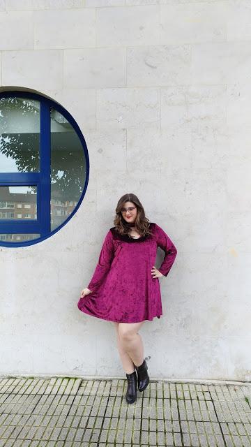 Velvet Dress con Genuina ~ Curvy Plus size Woman