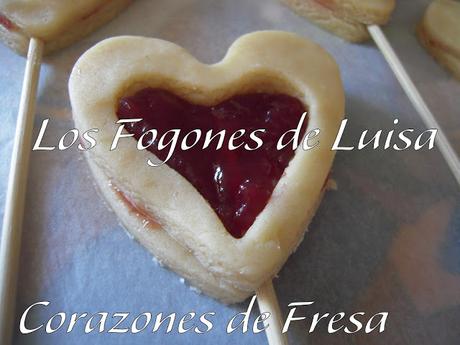 GALLETAS CON CORAZÓN DE MERMELADA