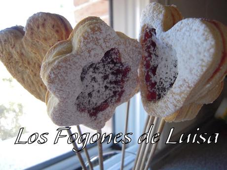 GALLETAS CON CORAZÓN DE MERMELADA