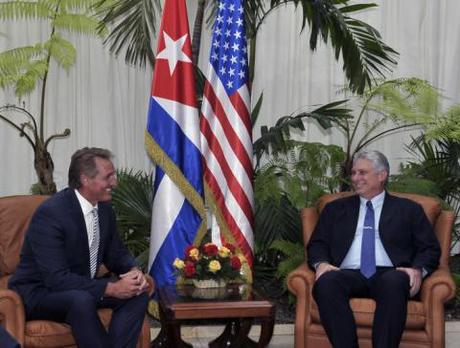 Recibió Díaz-Canel al senador estadounidense Jeff Flake y al presidente de Google Recibió Díaz-Canel al senador estadounidense Jeff Flake y al presidente de Google