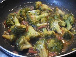 Brócoli en salsa con jamón, receta rápidida