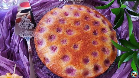 Bizcocho con uvas negras