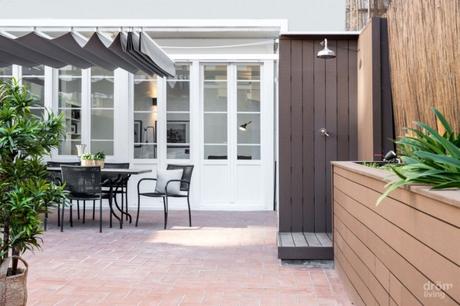 terraza primer piso moderna reforma piso barcelona piso reforma barcelona estilo nórdico estilo cálido diseño interiores diseño exteriores cuarto de baño morderno antes-después   