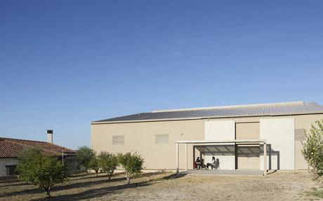 Reconversión de una nave agrícola en Castronuño Reconversión de nave agrícola en Castronuño - Primitivo González