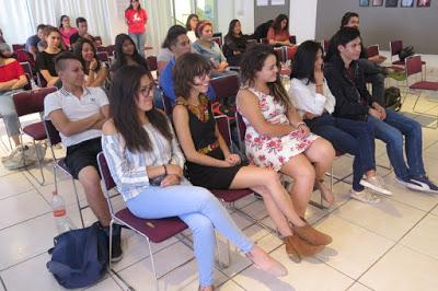 El Librofest, espacio donde estudiantes encuentran materiales que complementen su formación académica