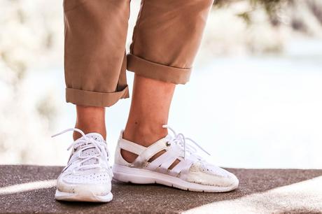 SAFARI & WHITE SNEAKERS SAFARI & WHITE SNEAKERS