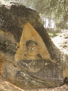 Las caras de Buendía, un tesoro en piedra al aire libre