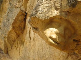 Las caras de Buendía, un tesoro en piedra al aire libre