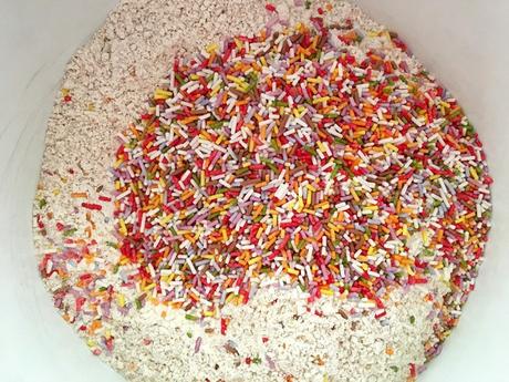 virutas de colores virutas de azúcar sprinkles Galletas fáciles con sprinkles galletas fáciles galletas divertidas galletas de mantequilla galletas de corte galletas caseras   