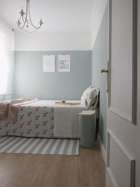 Half painted en la habitación de invitados