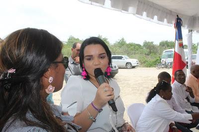 FEDA entrega en Distrito Muncipal de Mena granja de crianza de conejos.