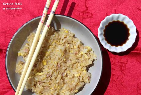 ARROZ A LA PLANCHA CON SOJA Y HUEVO