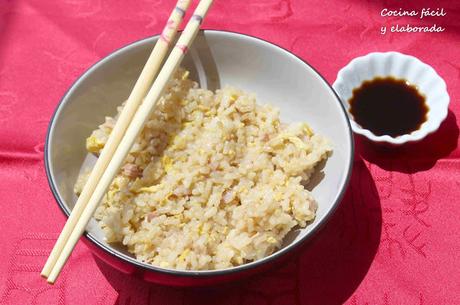 ARROZ A LA PLANCHA CON SOJA Y HUEVO