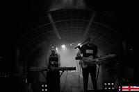 Volver en El perro de la parte de atrás del coche Volver en El perro de la parte de atrás del coche