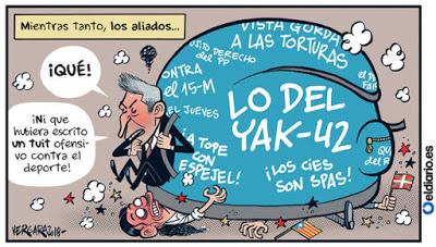 Cambio de tercio: M. Rajoy hace mutis por el foro; Pedro Sánchez aparece en la Moncloa.