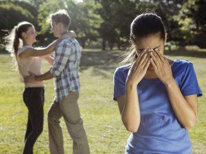 Sé infiel y no mires con quien