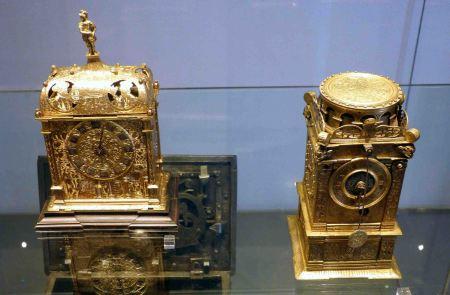 El reloj con matemáticos en Colonia El reloj con matemáticos en Colonia