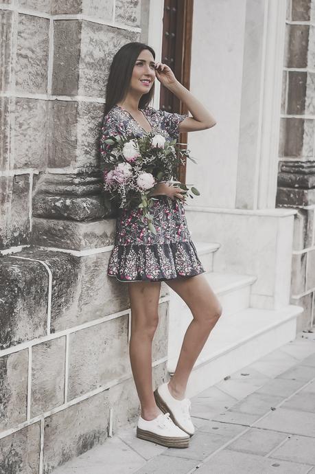 VERGE GIRL FLORAL DRESS + CLONES DE MODA